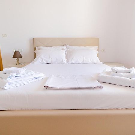 Sea Gem Apartment Vlore Luaran gambar