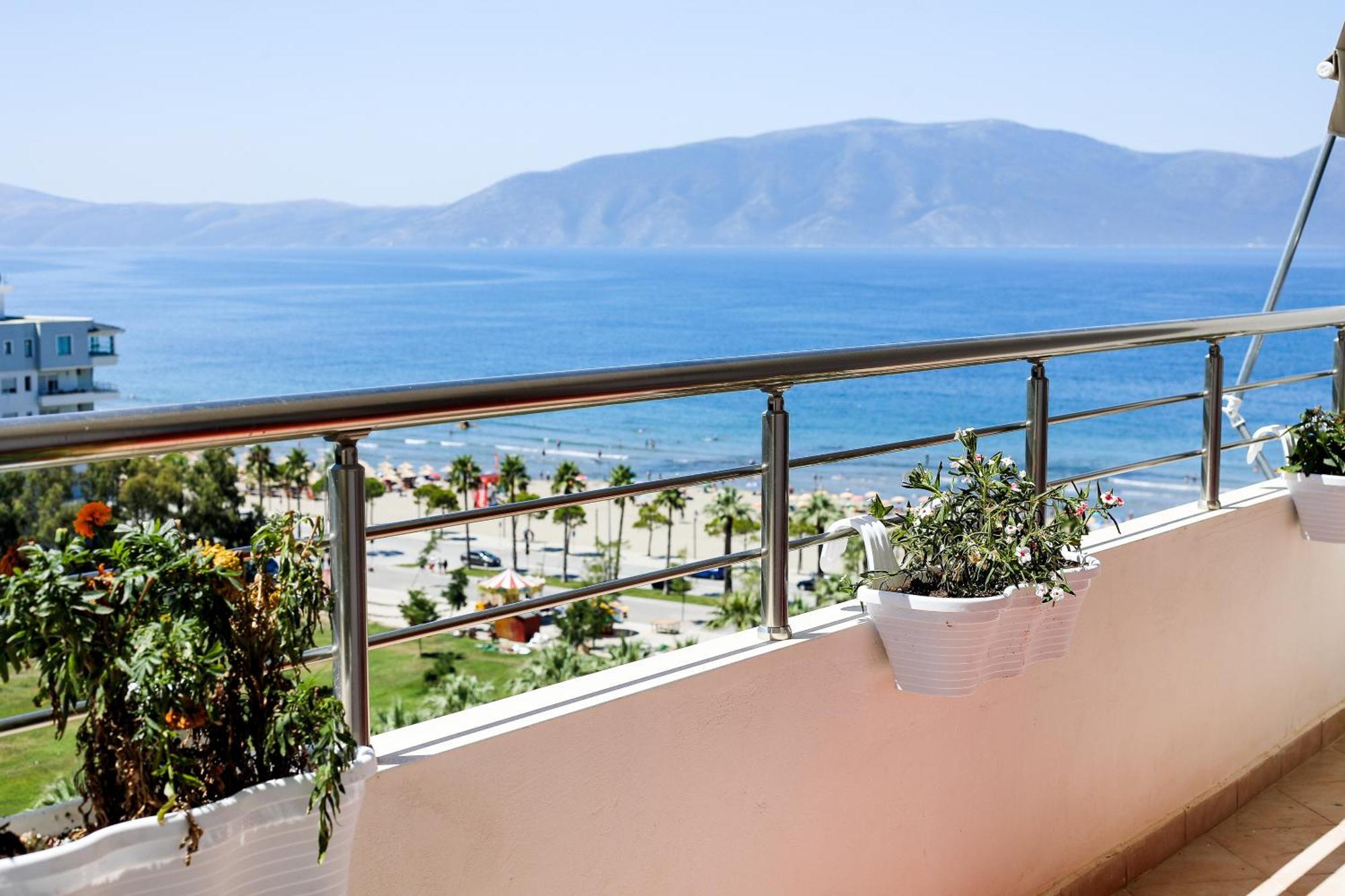 Sea Gem Apartment Vlore Luaran gambar